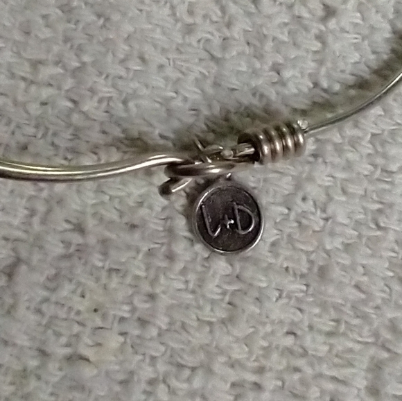 Silvertone graduation 🎓 born in the USA 2022 wire bracelet - Picture 4 of 6